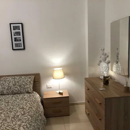 999 Apartament *